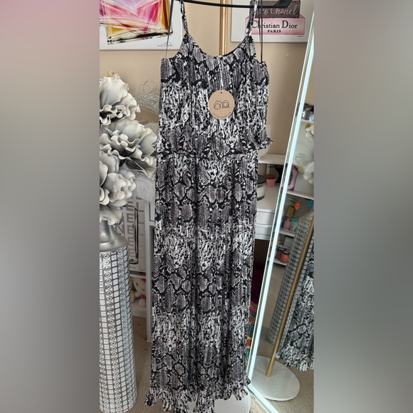Aaron & Amber Pants - Black & White Snake-Print Sleeveless Jumpsuit